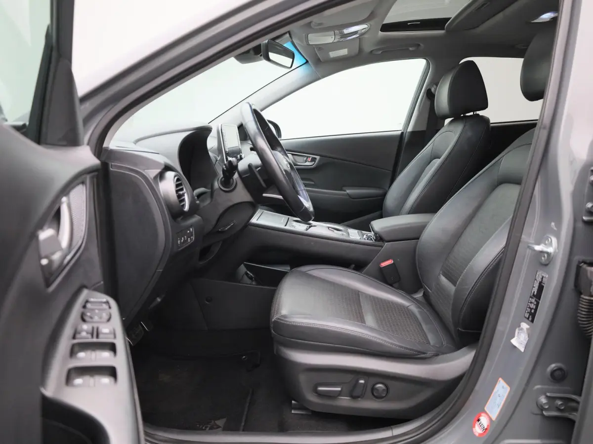EV Comfort 64 kWh | STOELVERWARMING + STOELKOELING | STUURVERWARMING | ELEK.STOEL | CAMERA | SCHUIFDAK | HEADUP DISPLAY |