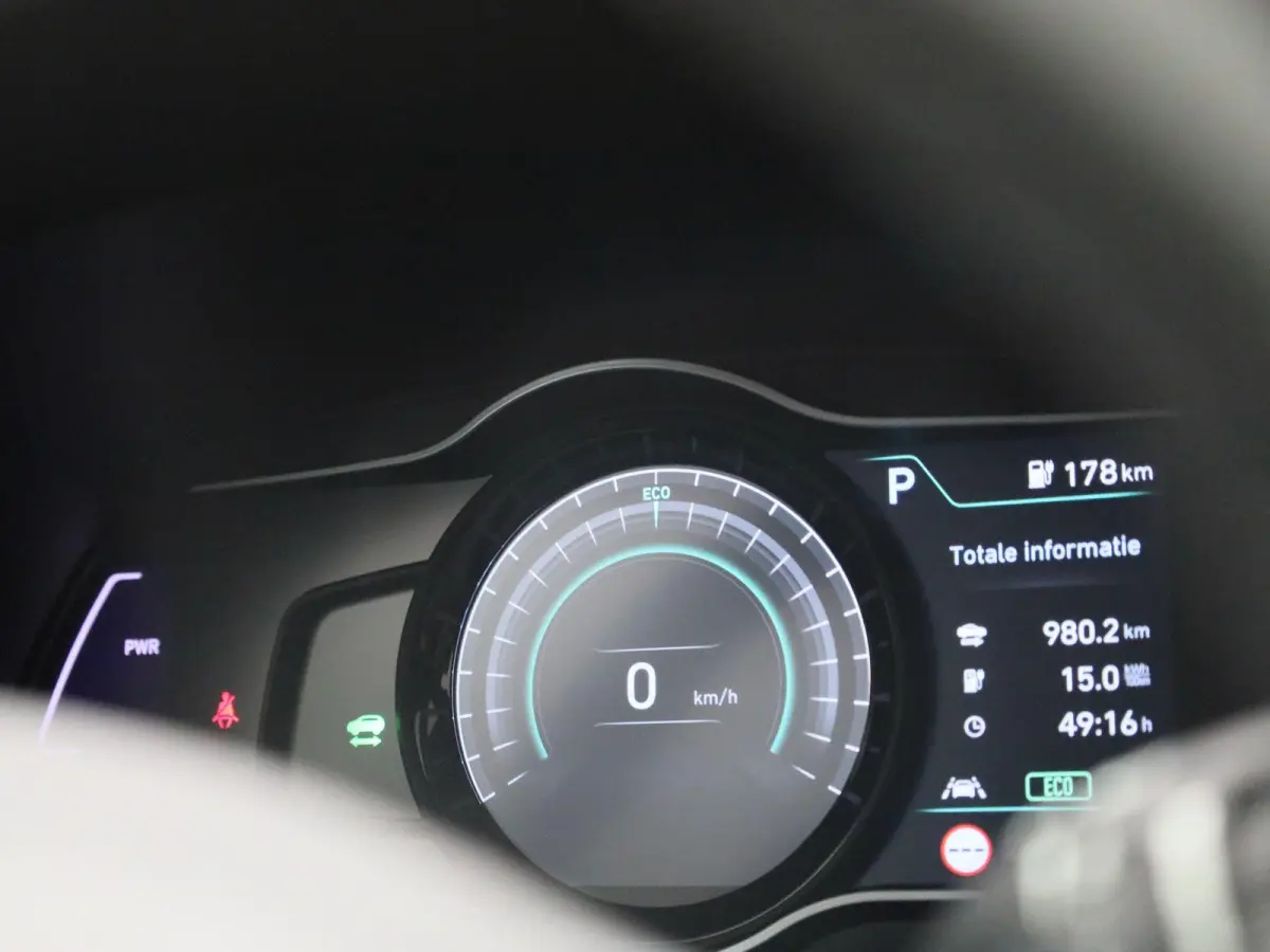 EV Comfort 64 kWh | STOELVERWARMING + STOELKOELING | STUURVERWARMING | ELEK.STOEL | CAMERA | SCHUIFDAK | HEADUP DISPLAY |