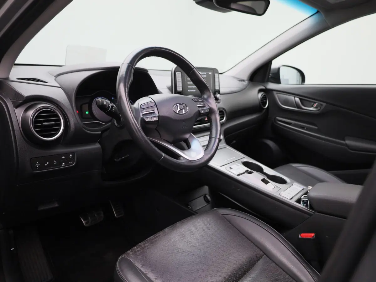 EV Comfort 64 kWh | STOELVERWARMING + STOELKOELING | STUURVERWARMING | ELEK.STOEL | CAMERA | SCHUIFDAK | HEADUP DISPLAY |
