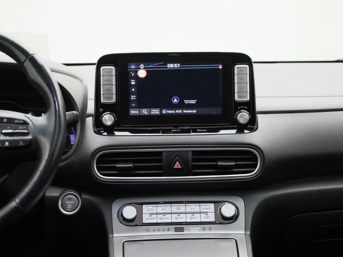 EV Comfort 64 kWh | STOELVERWARMING + STOELKOELING | STUURVERWARMING | ELEK.STOEL | CAMERA | SCHUIFDAK | HEADUP DISPLAY |