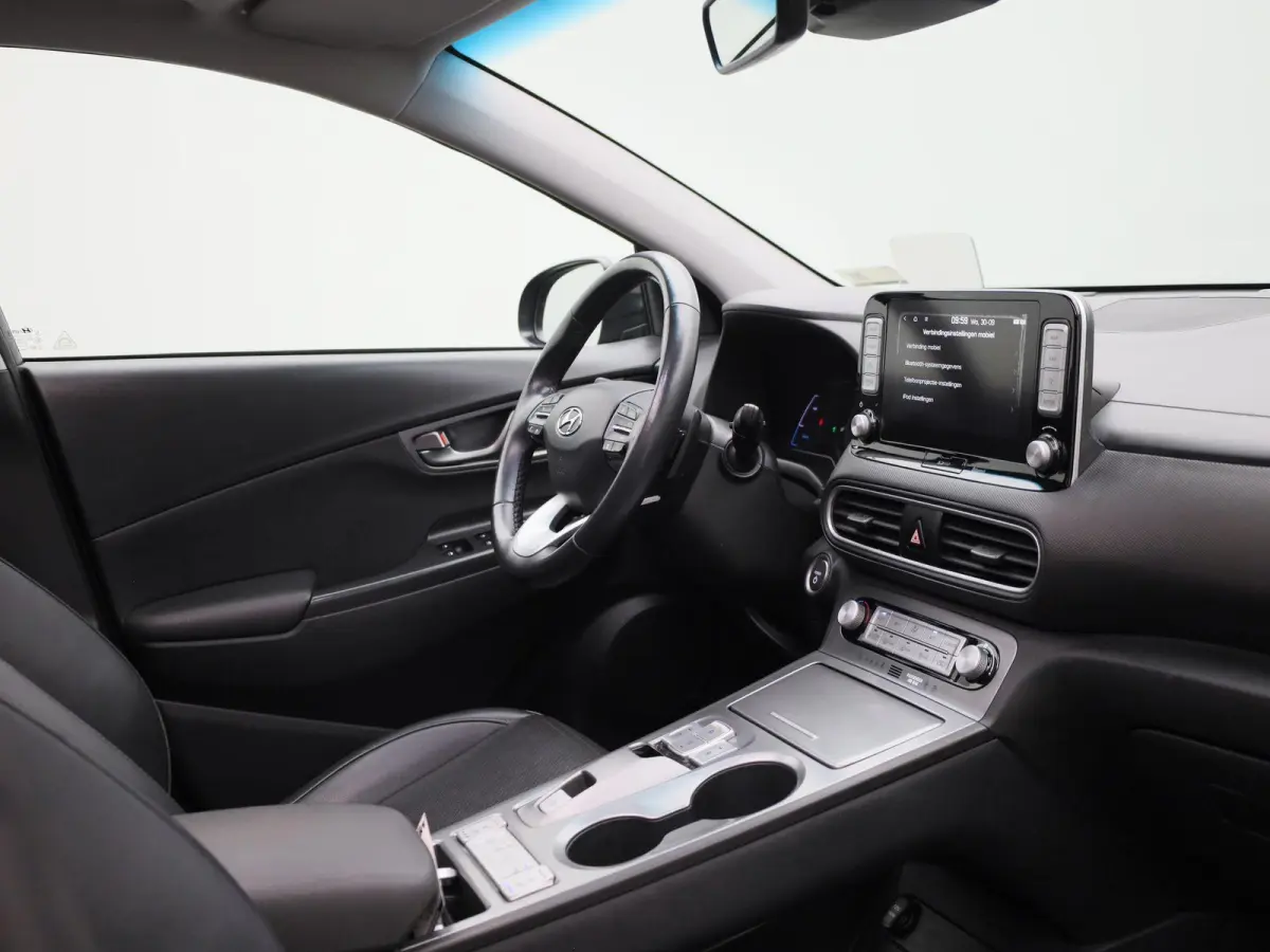 EV Comfort 64 kWh | STOELVERWARMING + STOELKOELING | STUURVERWARMING | ELEK.STOEL | CAMERA | SCHUIFDAK | HEADUP DISPLAY |