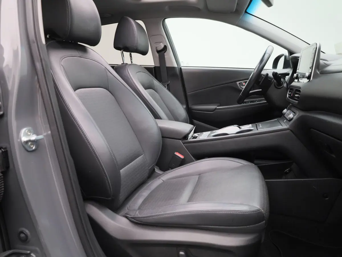 EV Comfort 64 kWh | STOELVERWARMING + STOELKOELING | STUURVERWARMING | ELEK.STOEL | CAMERA | SCHUIFDAK | HEADUP DISPLAY |