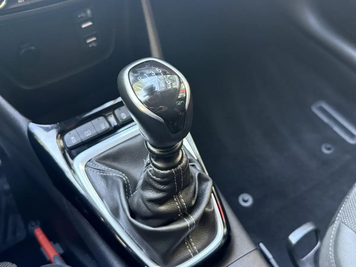 1.2 Turbo GS Line | Stoel/ stuurverwarming | Navigatie | Airco | Apple Carplay/Android Auto | PDC + Camera |