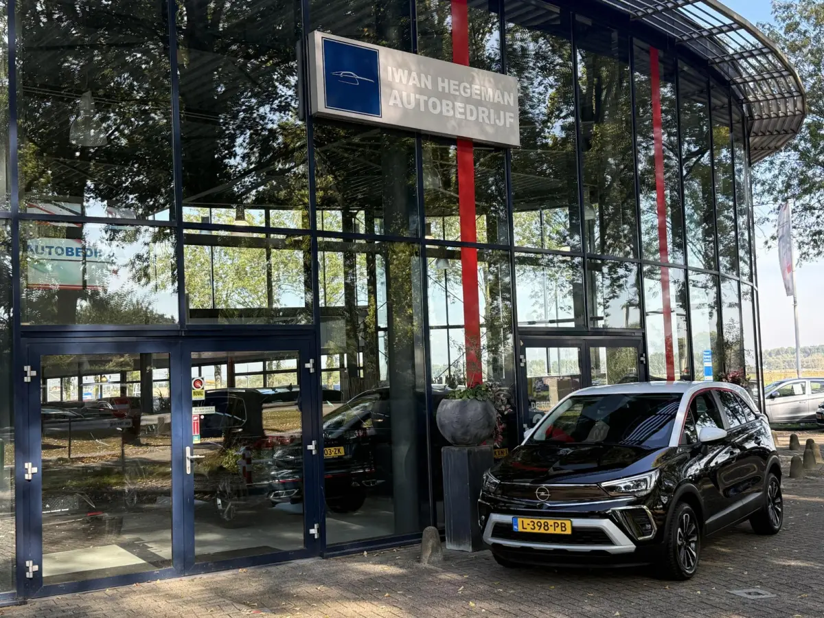 1.2 Turbo GS Line | Stoel/ stuurverwarming | Navigatie | Airco | Apple Carplay/Android Auto | PDC + Camera |