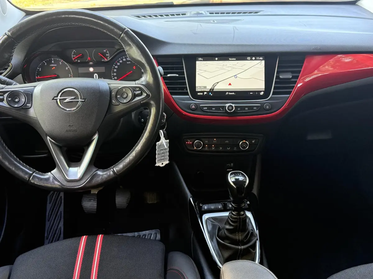 1.2 Turbo GS Line | Stoel/ stuurverwarming | Navigatie | Airco | Apple Carplay/Android Auto | PDC + Camera |