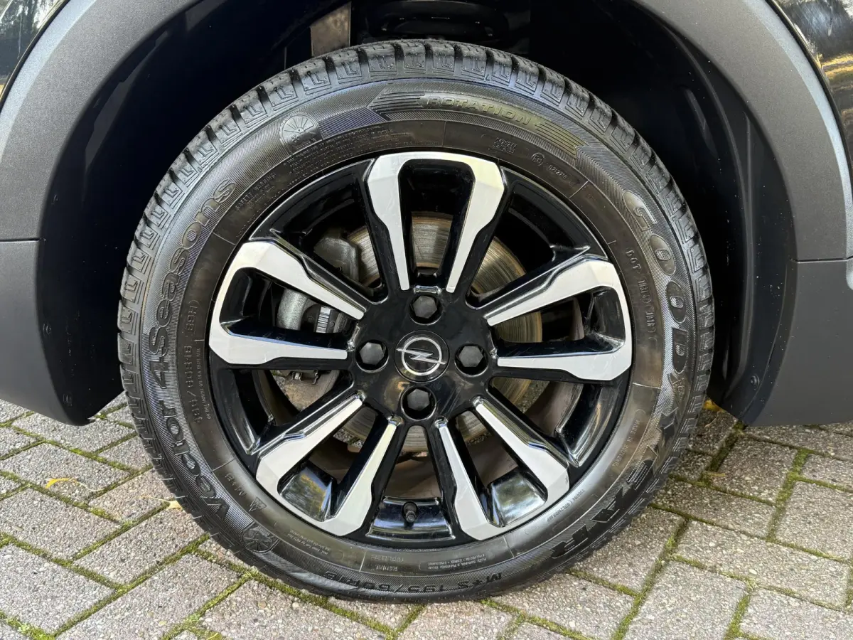 1.2 Turbo GS Line | Stoel/ stuurverwarming | Navigatie | Airco | Apple Carplay/Android Auto | PDC + Camera |