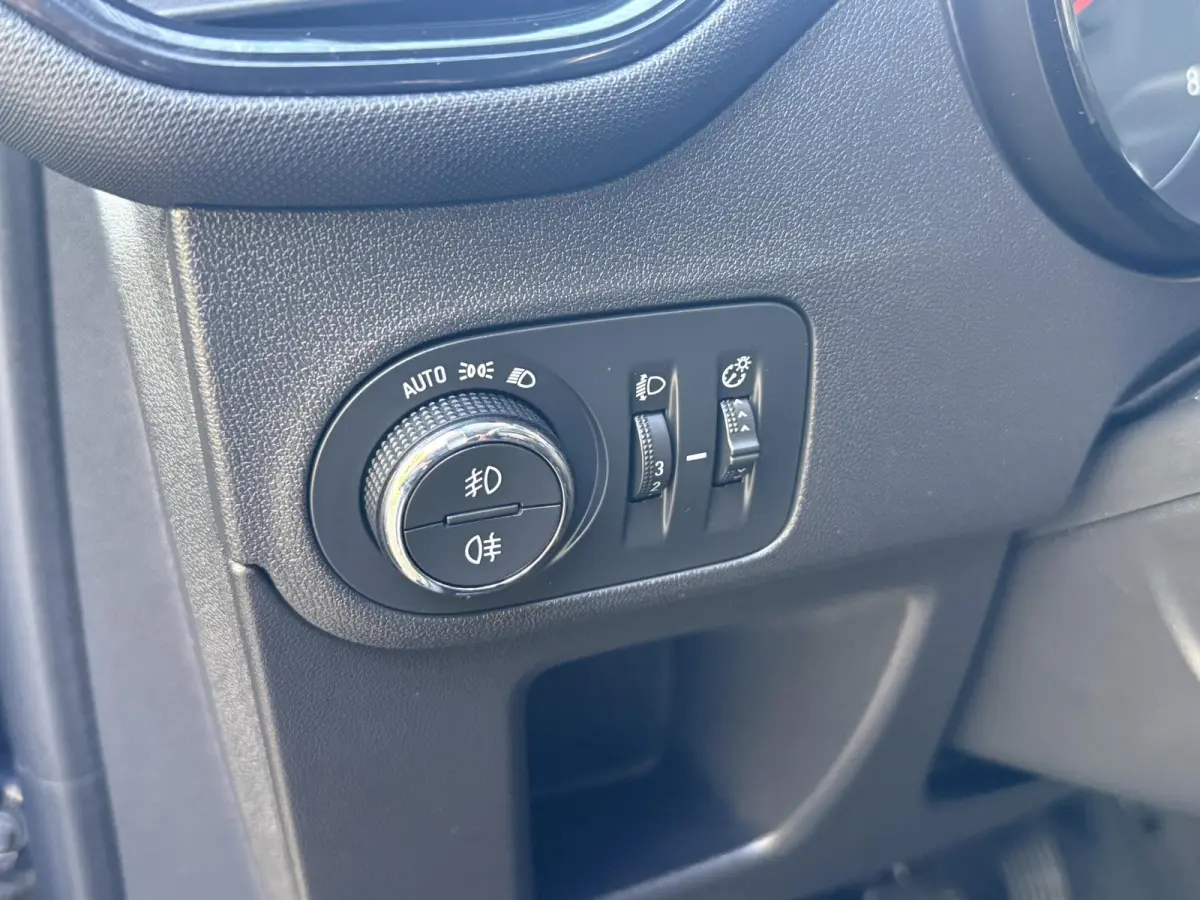 1.2 Turbo GS Line | Stoel/ stuurverwarming | Navigatie | Airco | Apple Carplay/Android Auto | PDC + Camera |