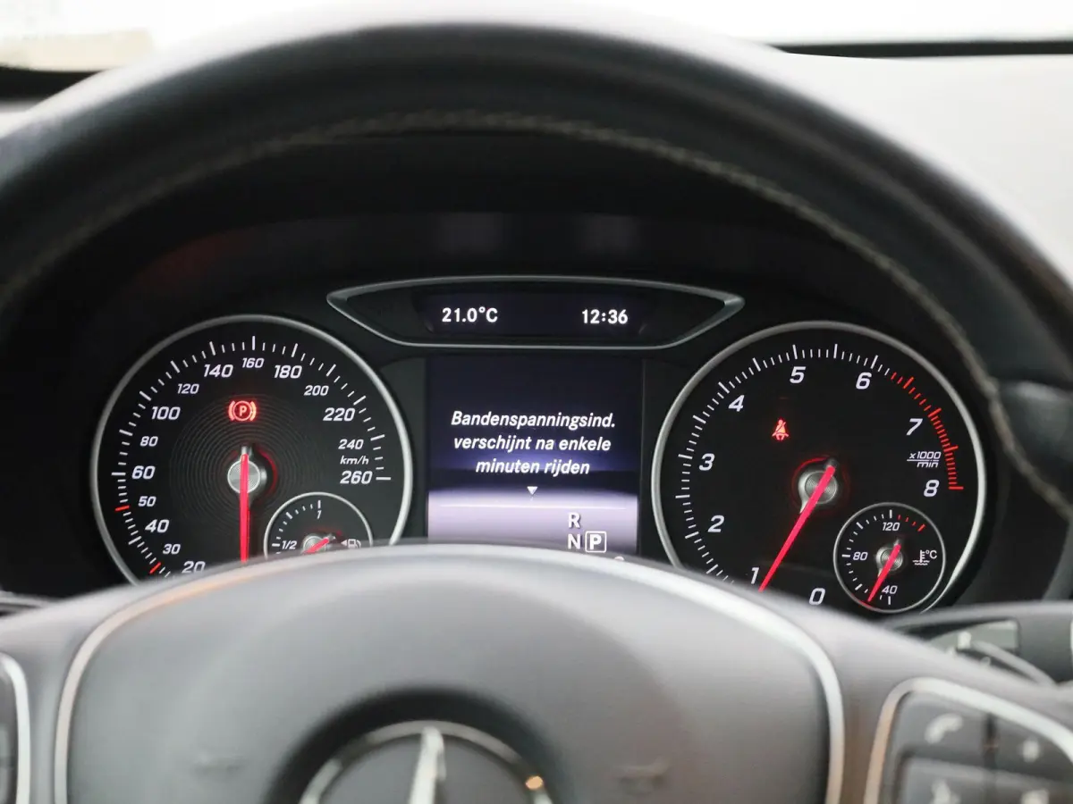 180 Ambition | STOELVERWARMING | NAVIGATIE | CRUISE CONTROL | PARKEERSENSOREN | LED |