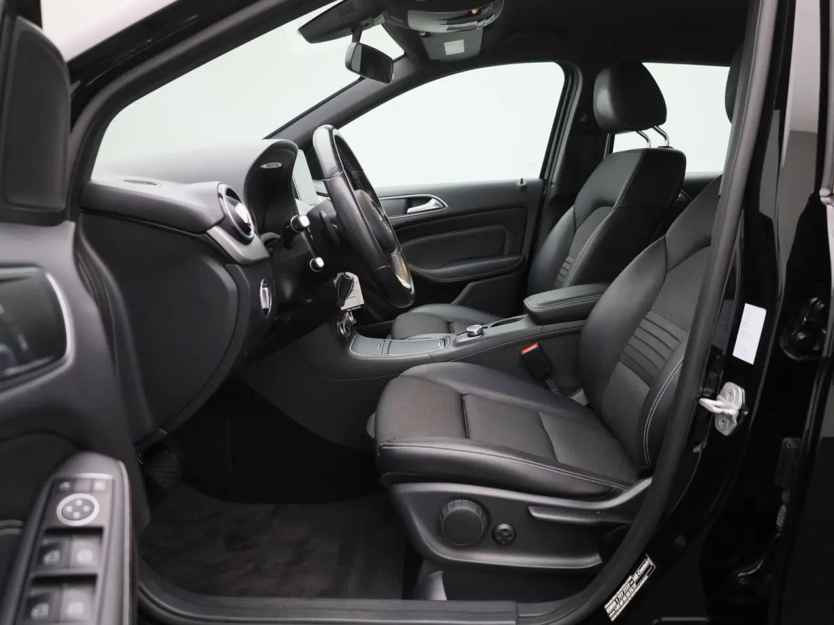 180 Ambition | STOELVERWARMING | NAVIGATIE | CRUISE CONTROL | PARKEERSENSOREN | LED |