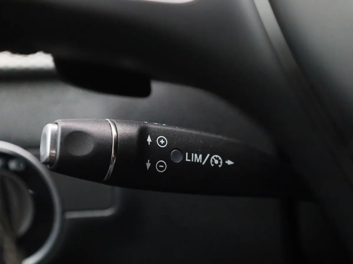 180 Ambition | STOELVERWARMING | NAVIGATIE | CRUISE CONTROL | PARKEERSENSOREN | LED |