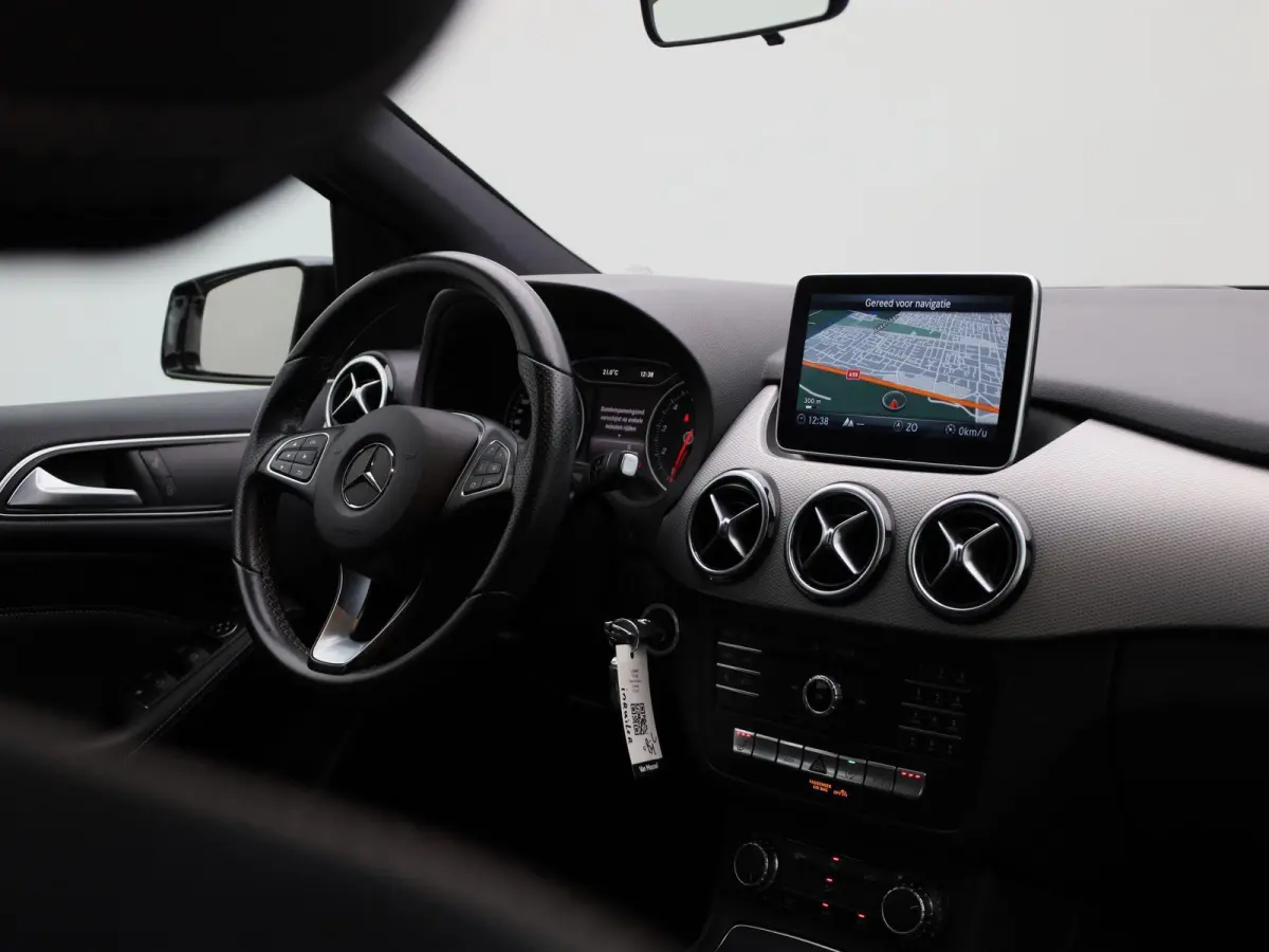 180 Ambition | STOELVERWARMING | NAVIGATIE | CRUISE CONTROL | PARKEERSENSOREN | LED |