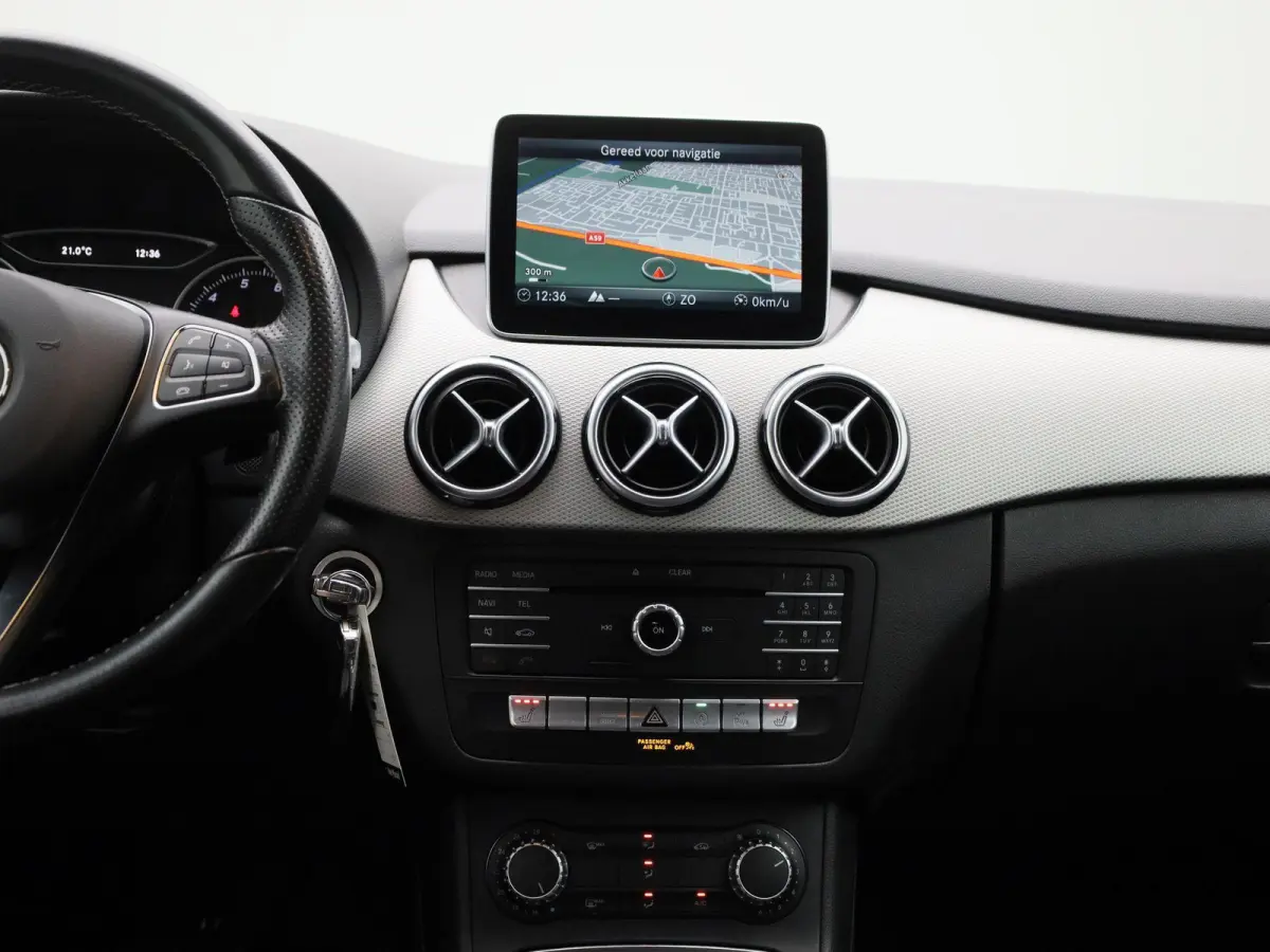 180 Ambition | STOELVERWARMING | NAVIGATIE | CRUISE CONTROL | PARKEERSENSOREN | LED |