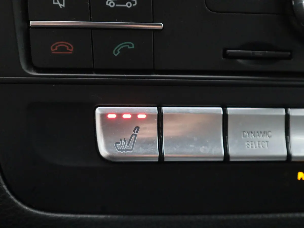 180 Ambition | STOELVERWARMING | NAVIGATIE | CRUISE CONTROL | PARKEERSENSOREN | LED |