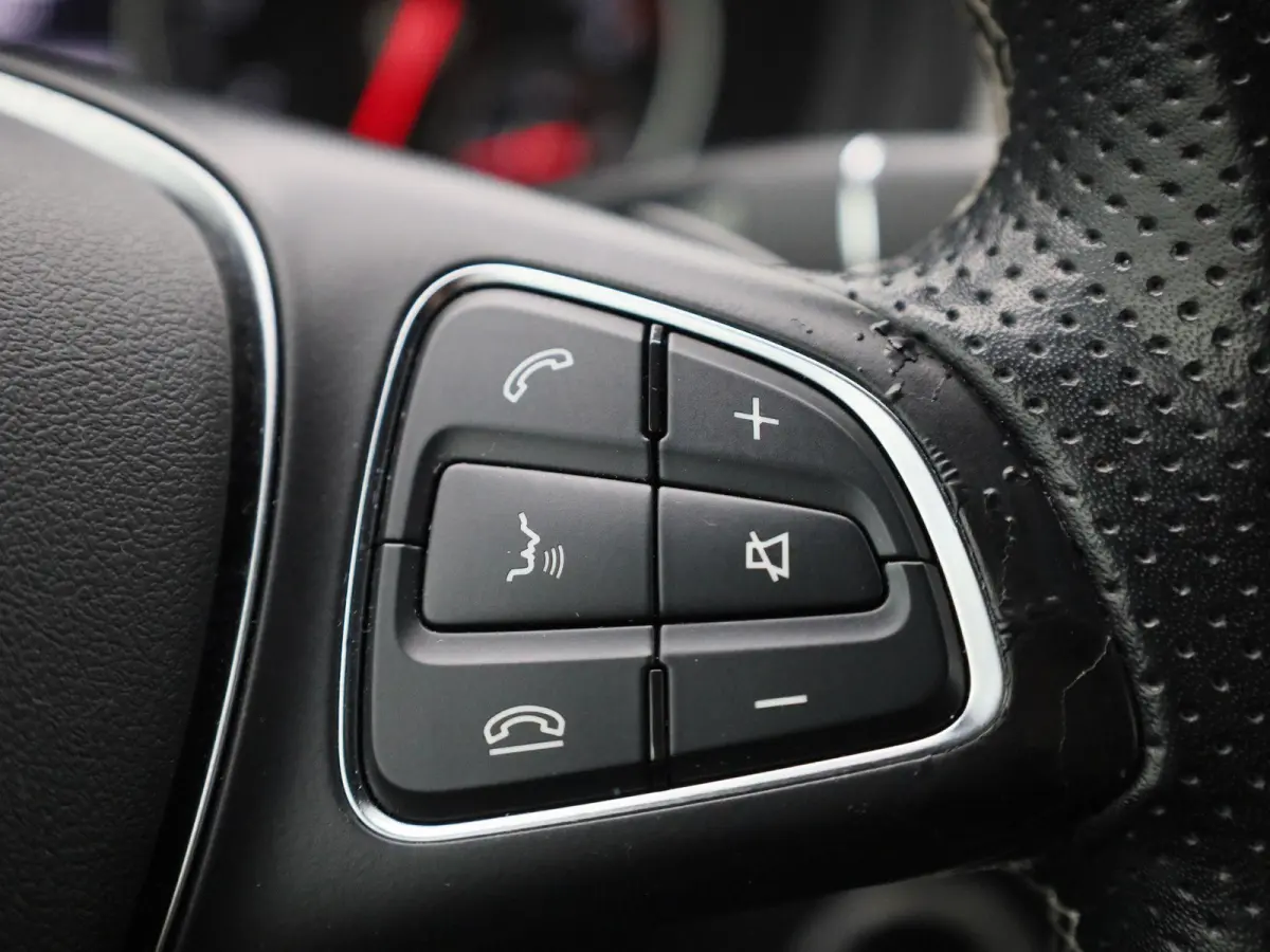 180 Ambition | STOELVERWARMING | NAVIGATIE | CRUISE CONTROL | PARKEERSENSOREN | LED |