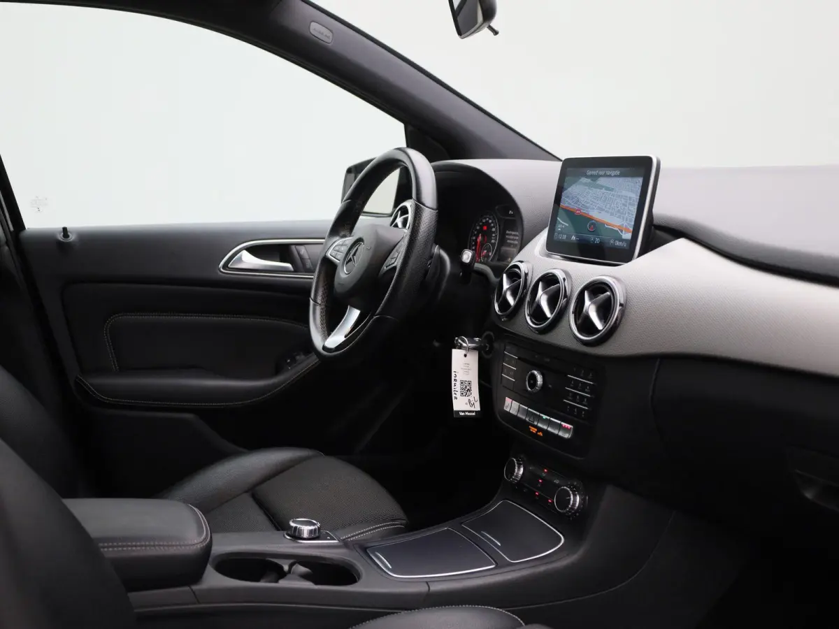 180 Ambition | STOELVERWARMING | NAVIGATIE | CRUISE CONTROL | PARKEERSENSOREN | LED |