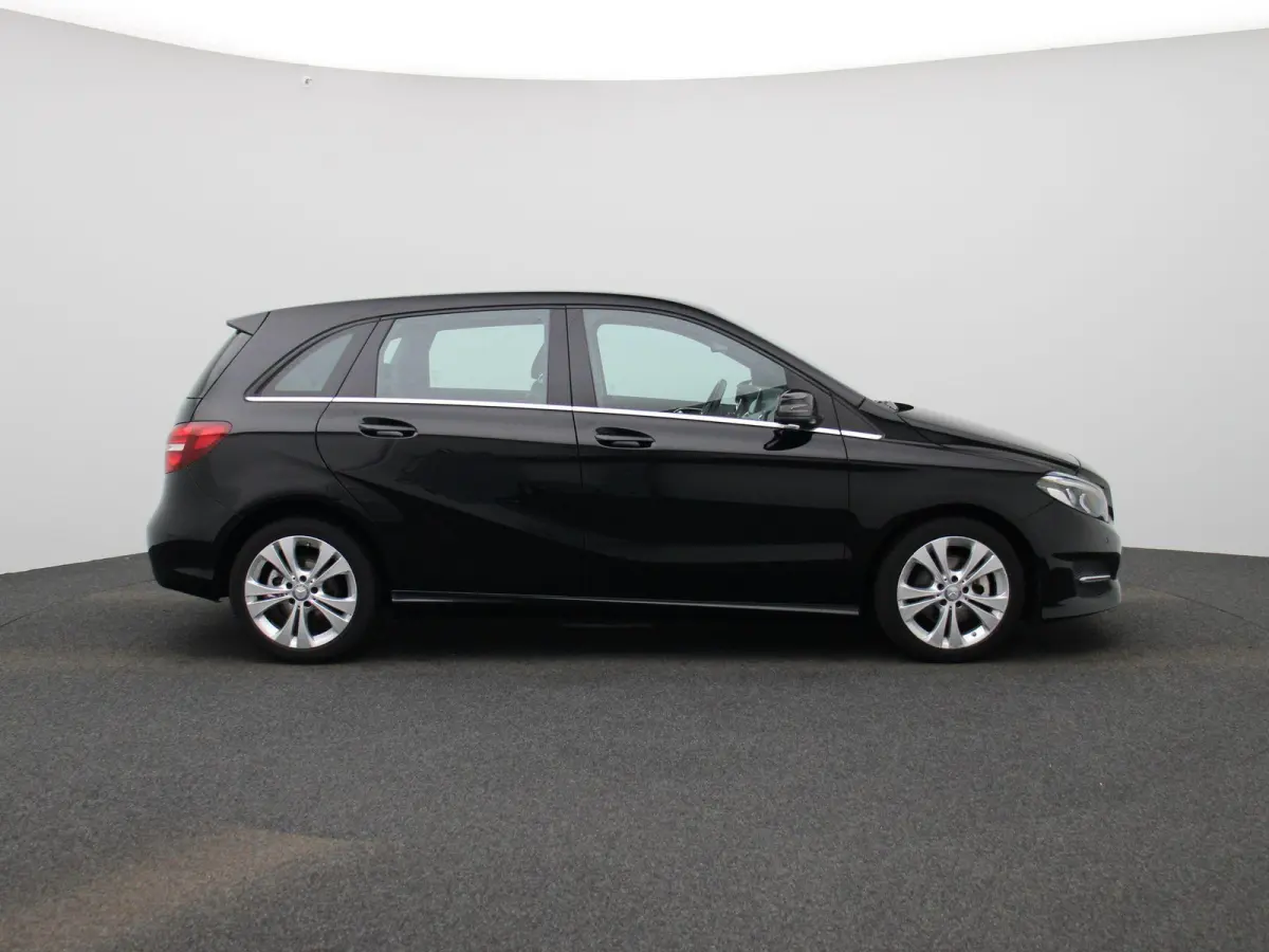 180 Ambition | STOELVERWARMING | NAVIGATIE | CRUISE CONTROL | PARKEERSENSOREN | LED |