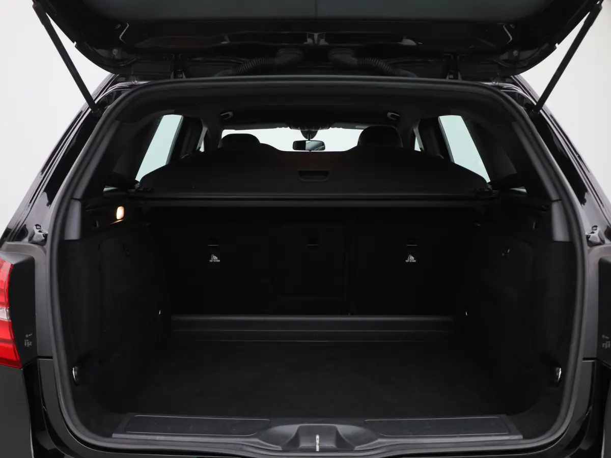 180 Ambition | STOELVERWARMING | NAVIGATIE | CRUISE CONTROL | PARKEERSENSOREN | LED |