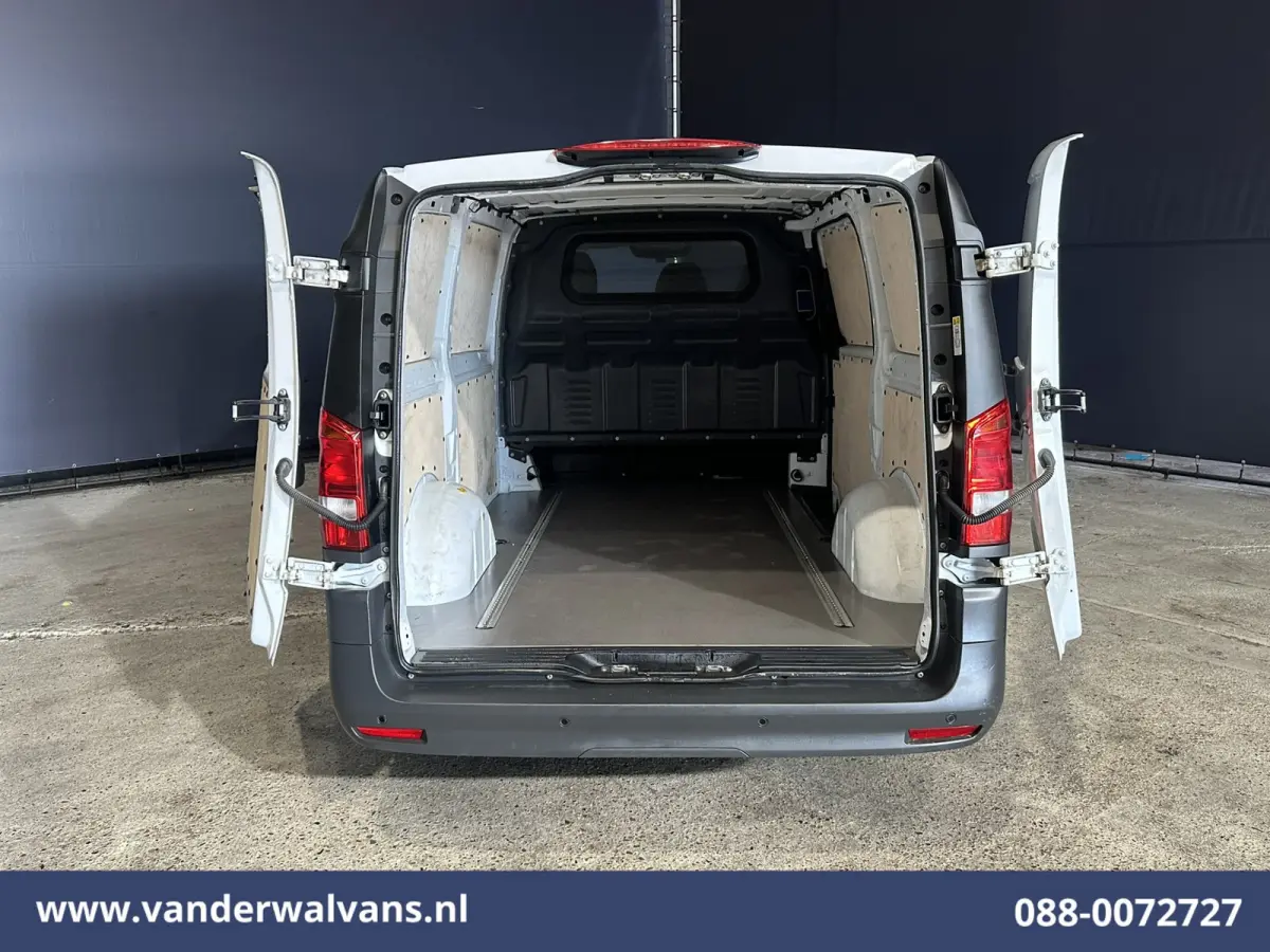 116 CDI 164pk L2H1 2025 Model Euro6 Airco | Camera | XXL MBUX | Navigatie | Cruisecontrol | Stoelverwarming Parkeersensoren, Bijrijdersbank