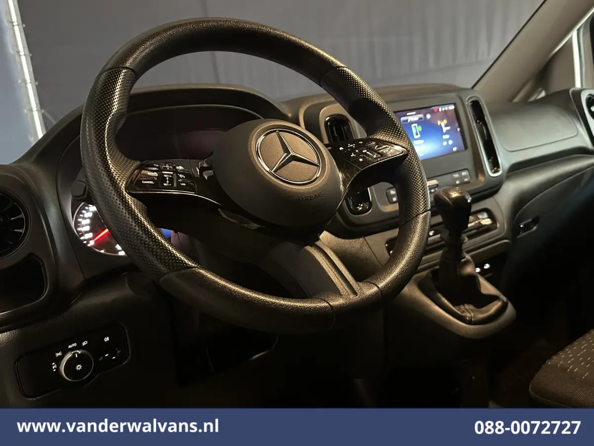 116 CDI 164pk L2H1 2025 Model Euro6 Airco | Camera | XXL MBUX | Navigatie | Cruisecontrol | Stoelverwarming Parkeersensoren, Bijrijdersbank