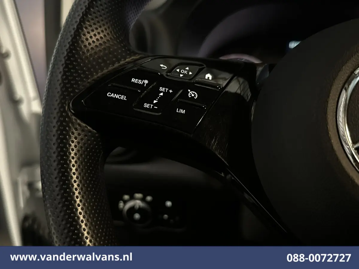 116 CDI 164pk L2H1 2025 Model Euro6 Airco | Camera | XXL MBUX | Navigatie | Cruisecontrol | Stoelverwarming Parkeersensoren, Bijrijdersbank
