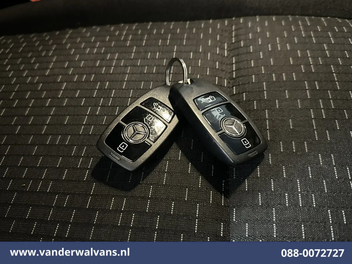 116 CDI 164pk L2H1 2025 Model Euro6 Airco | Camera | XXL MBUX | Navigatie | Cruisecontrol | Stoelverwarming Parkeersensoren, Bijrijdersbank