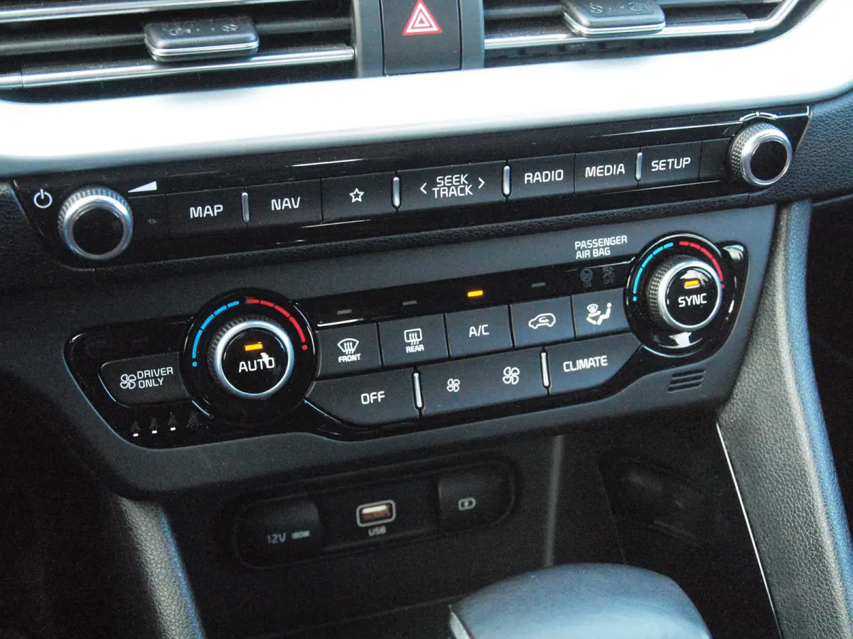1.6 GDi Hybrid DynamicLine | Camera | Trekhaak | Apple Carplay | Navi | ACC | NL-Auto |