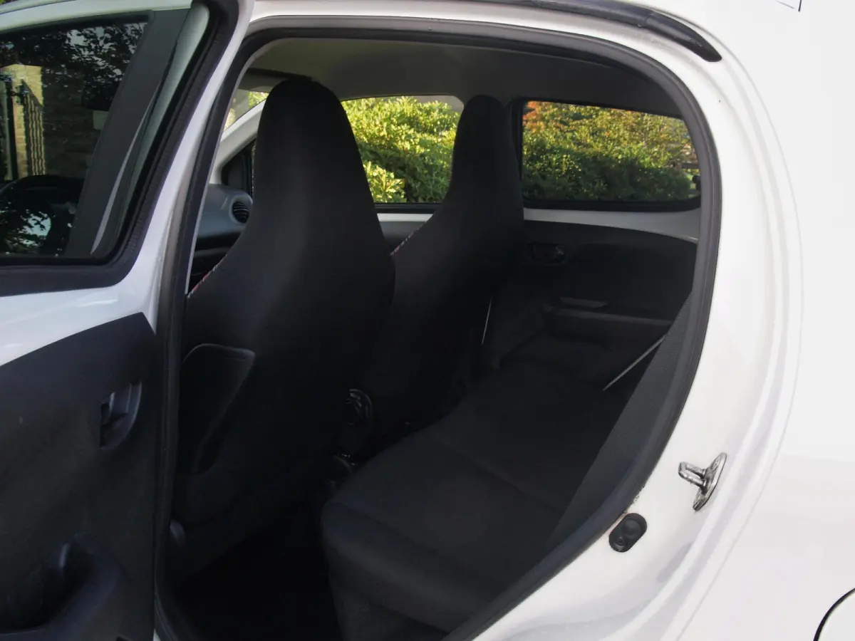 1.0 VTi Feel | Airco | 5-deurs | DAB | Dealeronderhouden | NL-Auto |