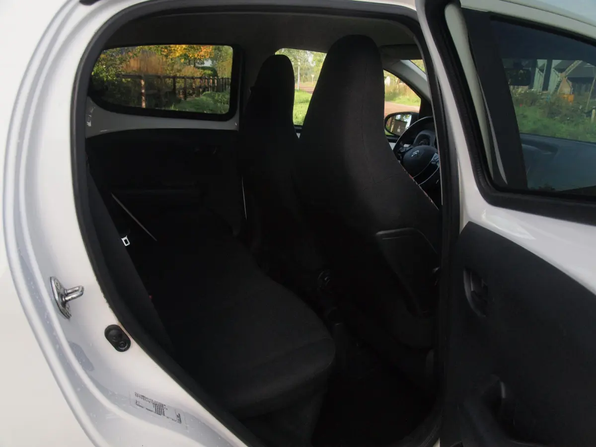 1.0 VTi Feel | Airco | 5-deurs | DAB | Dealeronderhouden | NL-Auto |