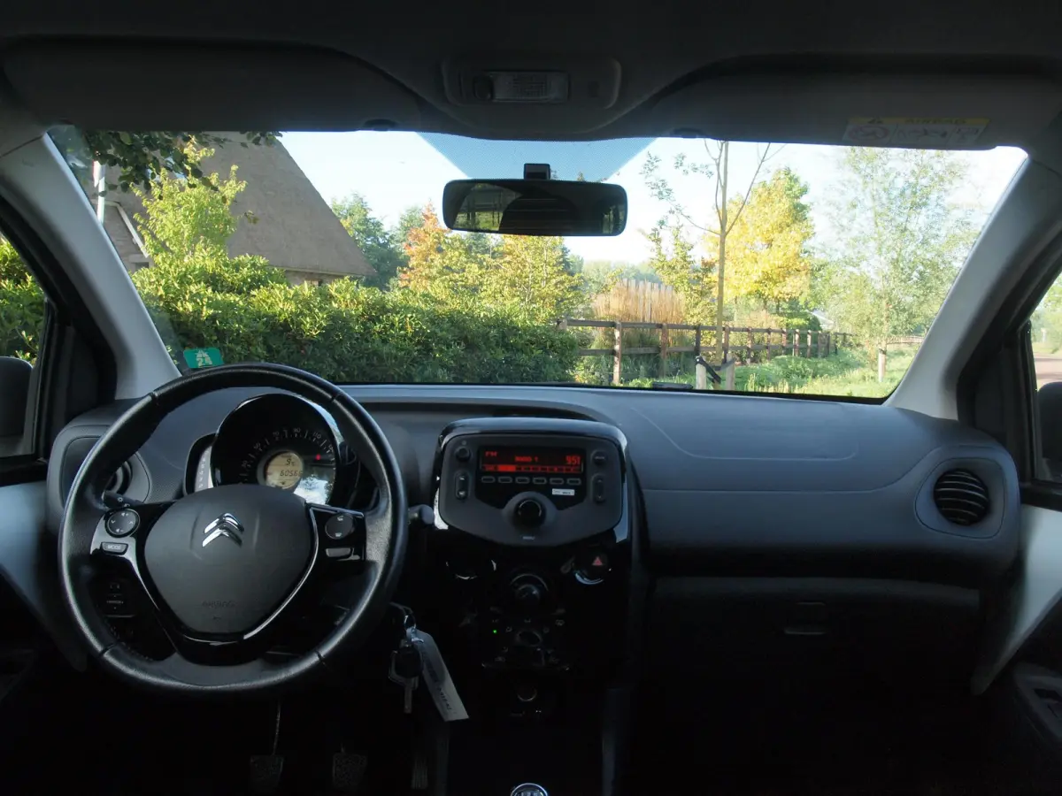 1.0 VTi Feel | Airco | 5-deurs | DAB | Dealeronderhouden | NL-Auto |