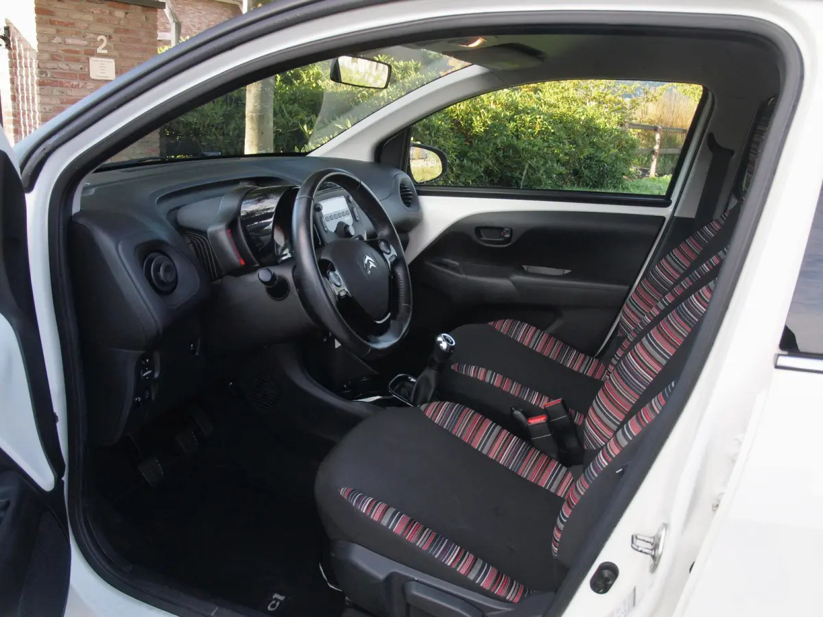 1.0 VTi Feel | Airco | 5-deurs | DAB | Dealeronderhouden | NL-Auto |