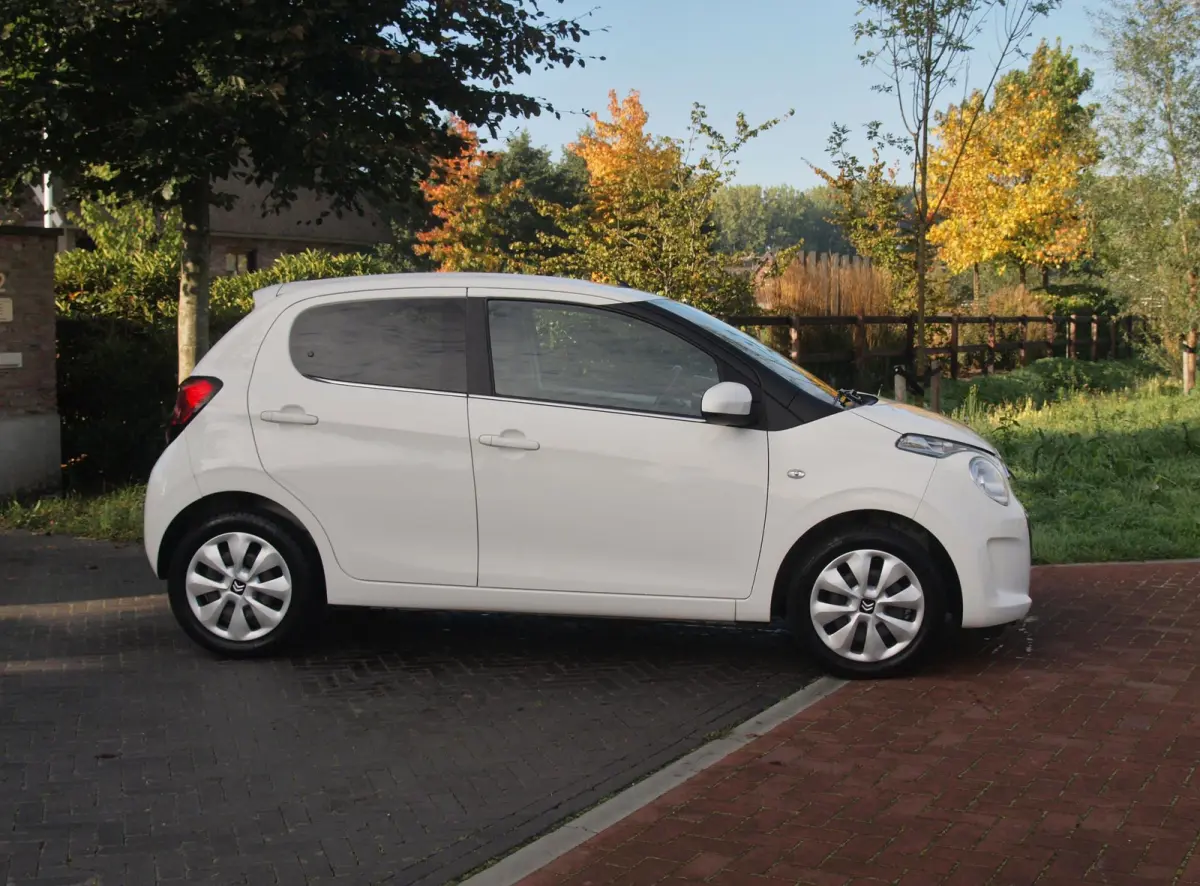 1.0 VTi Feel | Airco | 5-deurs | DAB | Dealeronderhouden | NL-Auto |