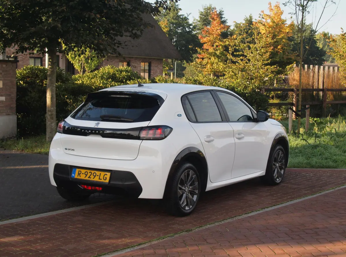 EV Pack 50 kWh | Apple Carplay | Parkeersensoren | Navi | Cruise Control | NL-Auto |