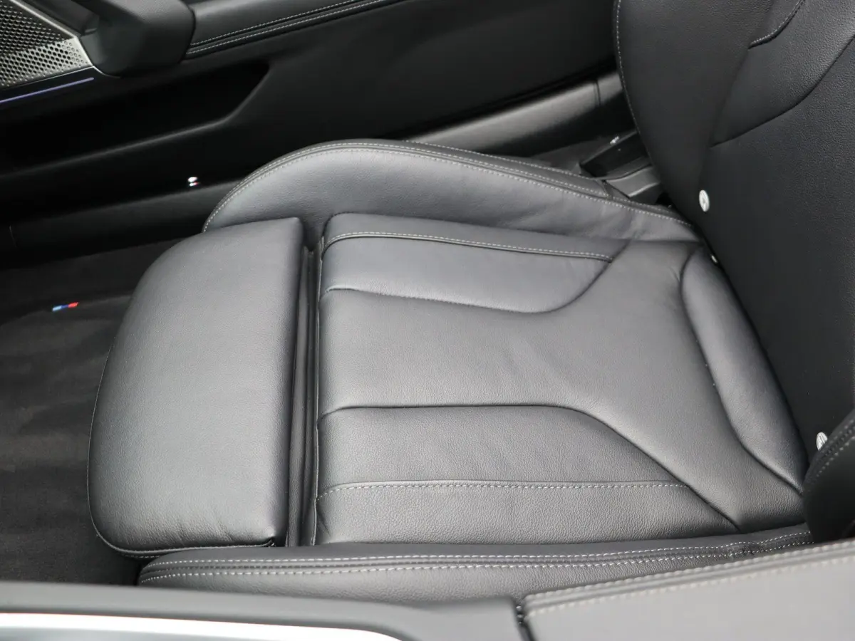 M40i High Executive | Comfort Access | Achteruitrijcamera | Elektrisch verwarmde voorstoelen | Parking Assistant | Active Cruise Control | Harman Kardon | 19/20 ''