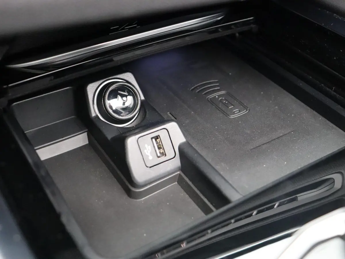 M40i High Executive | Comfort Access | Achteruitrijcamera | Elektrisch verwarmde voorstoelen | Parking Assistant | Active Cruise Control | Harman Kardon | 19/20 ''