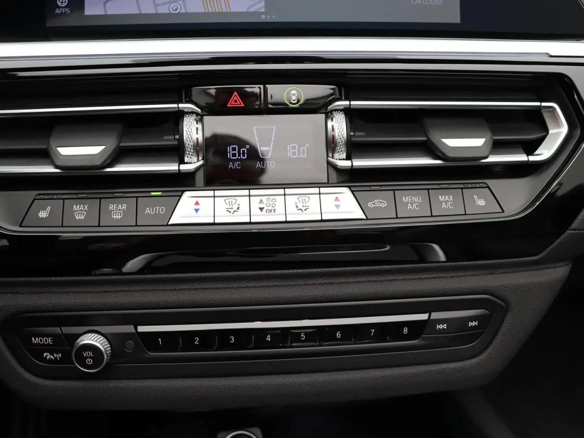 M40i High Executive | Comfort Access | Achteruitrijcamera | Elektrisch verwarmde voorstoelen | Parking Assistant | Active Cruise Control | Harman Kardon | 19/20 ''