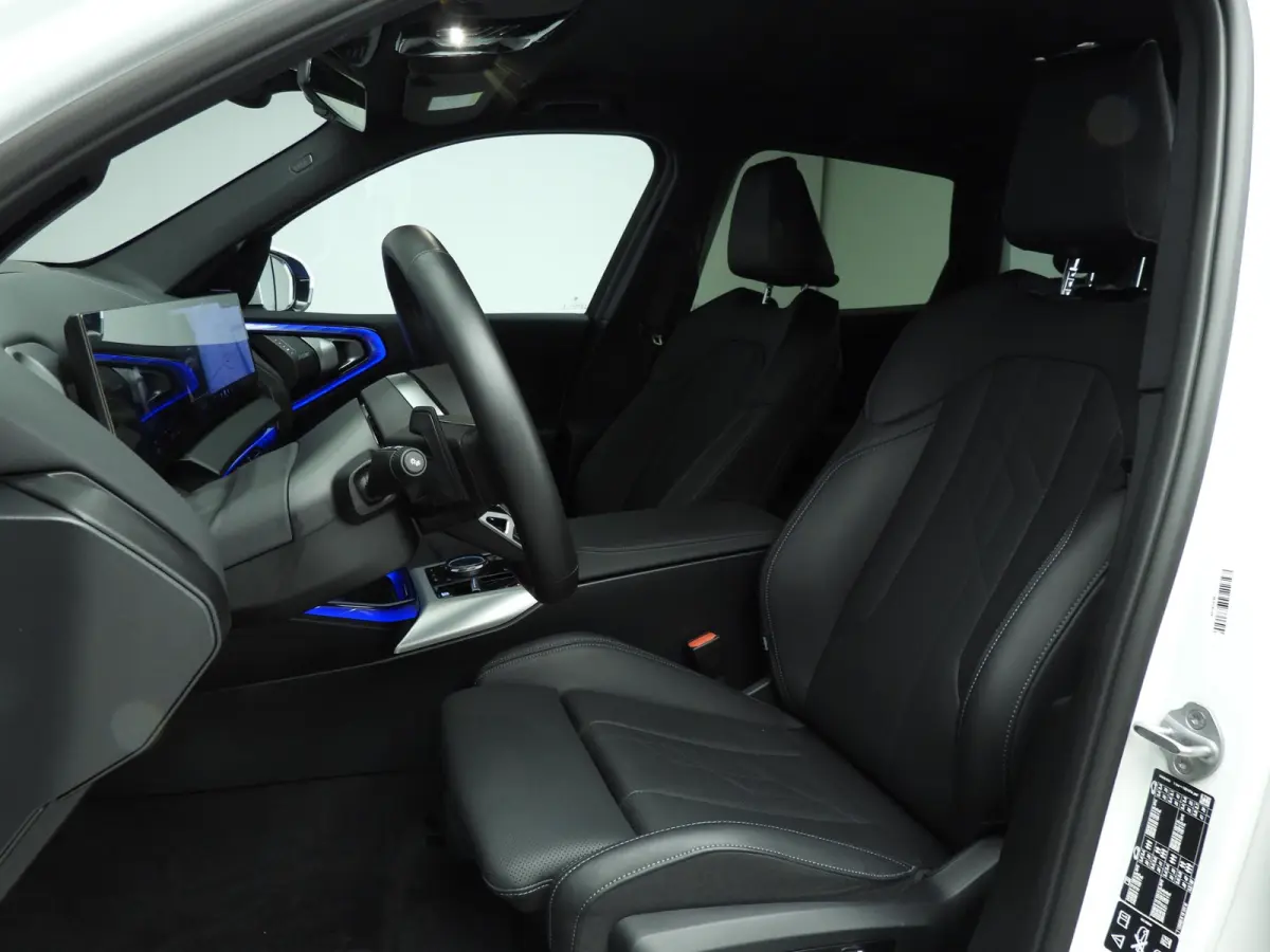 20d xDrive | M-Sportpakket | LED | HUD | Active cruise | Trekhaak | Elektr. zetels | Keyles go | DAB | Harman-kardon sound | Alu 20 inch