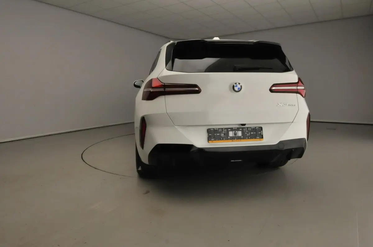 20d xDrive | M-Sportpakket | LED | HUD | Active cruise | Trekhaak | Elektr. zetels | Keyles go | DAB | Harman-kardon sound | Alu 20 inch