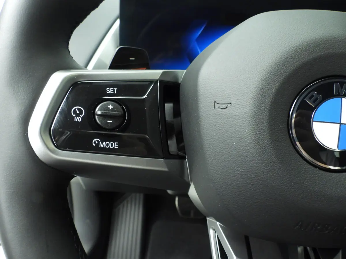 20d xDrive | M-Sportpakket | LED | HUD | Active cruise | Trekhaak | Elektr. zetels | Keyles go | DAB | Harman-kardon sound | Alu 20 inch