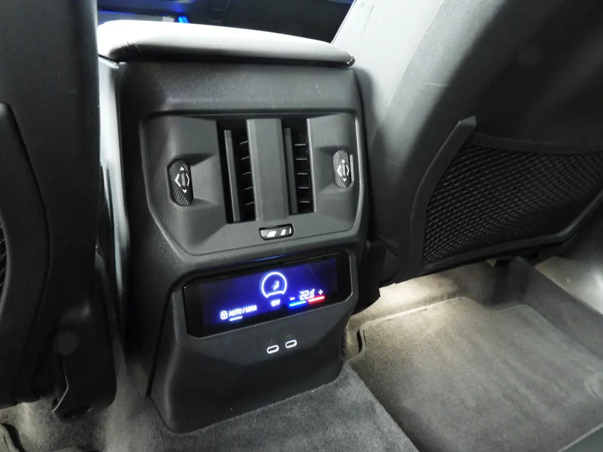 20d xDrive | M-Sportpakket | LED | HUD | Active cruise | Trekhaak | Elektr. zetels | Keyles go | DAB | Harman-kardon sound | Alu 20 inch