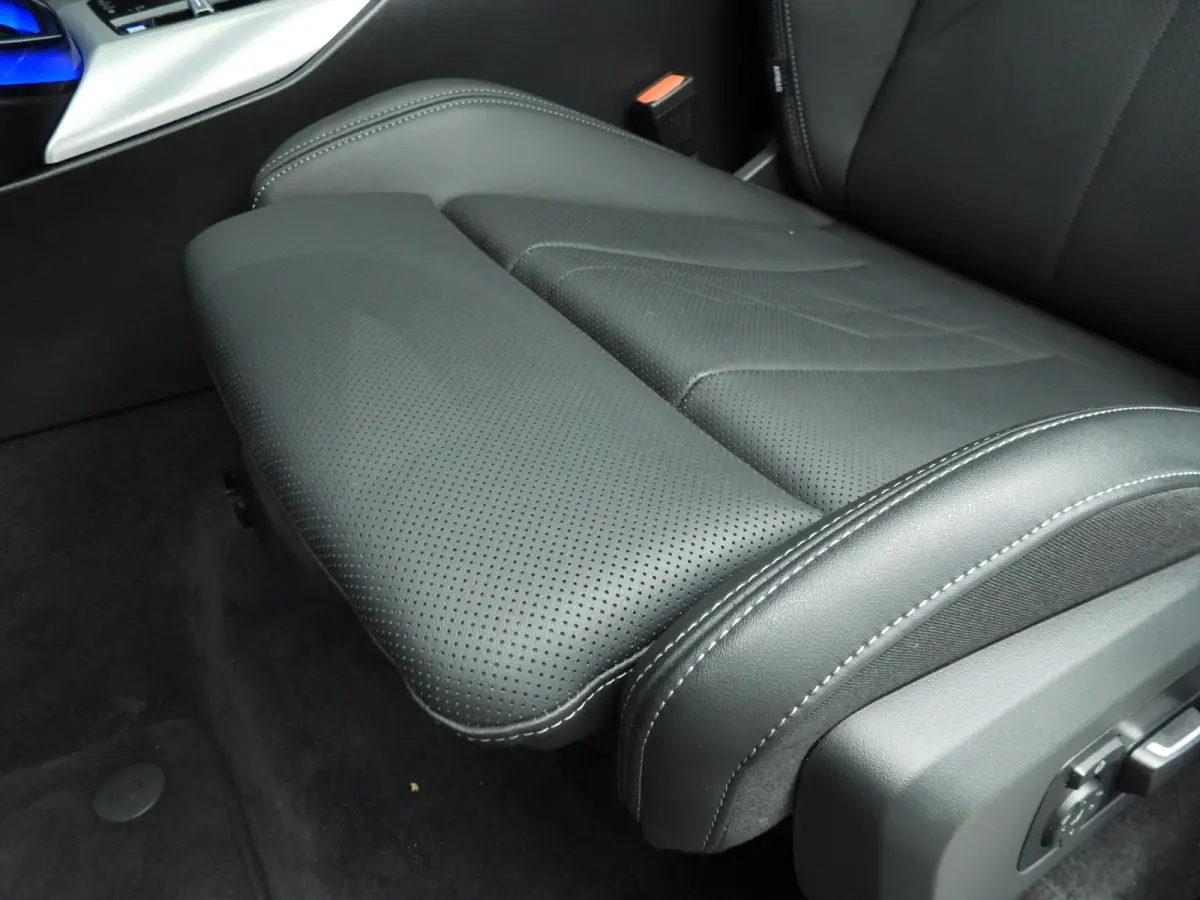 20d xDrive | M-Sportpakket | LED | HUD | Active cruise | Trekhaak | Elektr. zetels | Keyles go | DAB | Harman-kardon sound | Alu 20 inch