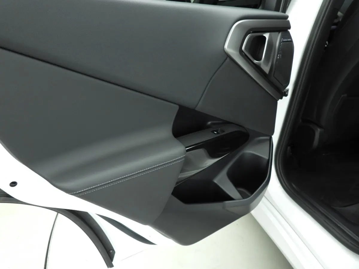 20d xDrive | M-Sportpakket | LED | HUD | Active cruise | Trekhaak | Elektr. zetels | Keyles go | DAB | Harman-kardon sound | Alu 20 inch