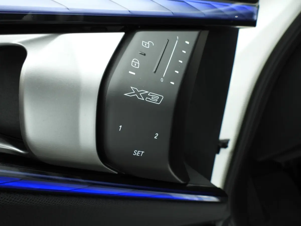 20d xDrive | M-Sportpakket | LED | HUD | Active cruise | Trekhaak | Elektr. zetels | Keyles go | DAB | Harman-kardon sound | Alu 20 inch