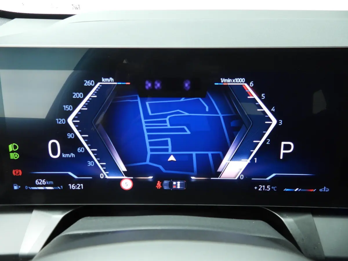 20d xDrive | M-Sportpakket | LED | HUD | Active cruise | Trekhaak | Elektr. zetels | Keyles go | DAB | Harman-kardon sound | Alu 20 inch