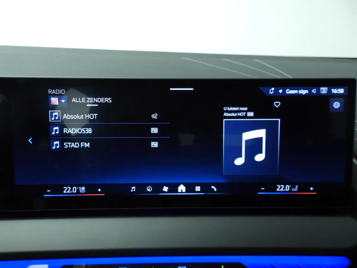 20d xDrive | M-Sportpakket | LED | HUD | Active cruise | Trekhaak | Elektr. zetels | Keyles go | DAB | Harman-kardon sound | Alu 20 inch