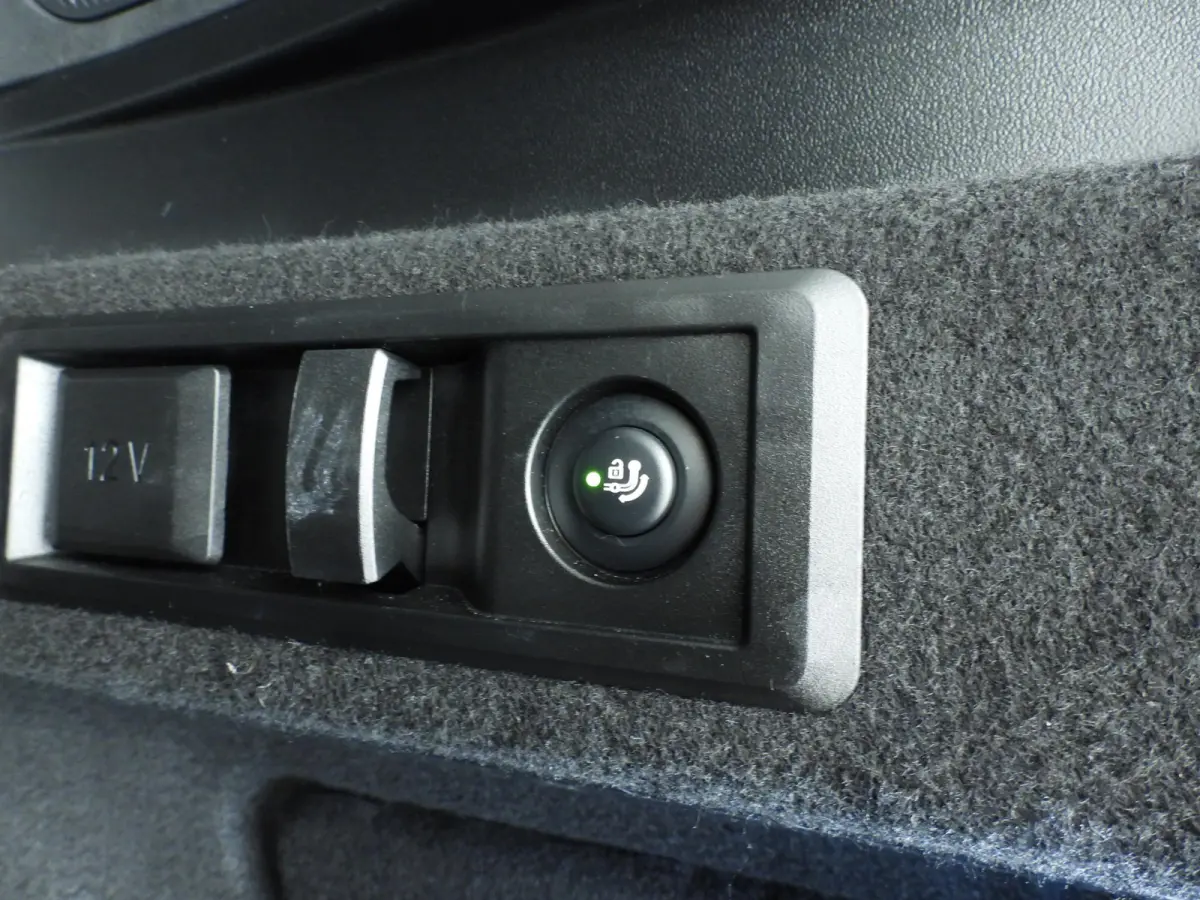 20d xDrive | M-Sportpakket | LED | HUD | Active cruise | Trekhaak | Elektr. zetels | Keyles go | DAB | Harman-kardon sound | Alu 20 inch