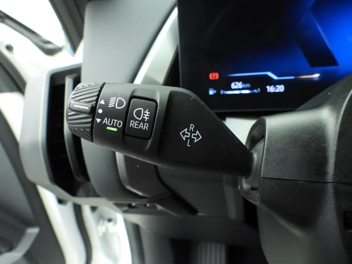 20d xDrive | M-Sportpakket | LED | HUD | Active cruise | Trekhaak | Elektr. zetels | Keyles go | DAB | Harman-kardon sound | Alu 20 inch