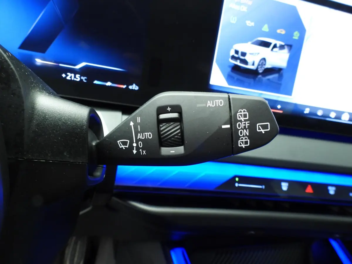 20d xDrive | M-Sportpakket | LED | HUD | Active cruise | Trekhaak | Elektr. zetels | Keyles go | DAB | Harman-kardon sound | Alu 20 inch