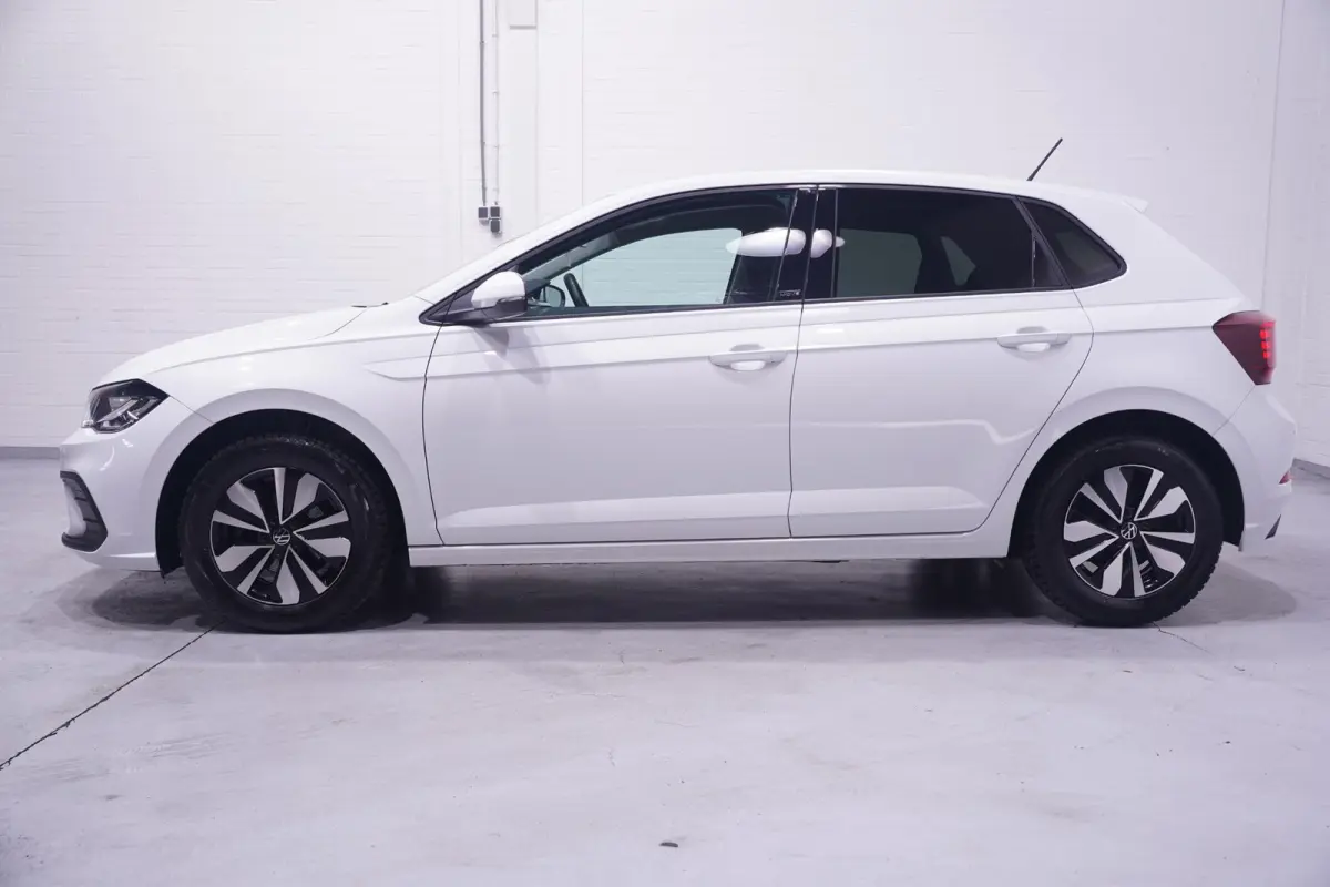 1.0 TSI Life Edition Navi Stoelverwarming Apple Carplay PDC v+a private-glas digi-cockpit cruise-controle LMV 15" DAB-ontvangst stuurbediening elektrische spiegelbediening en inklapbaar