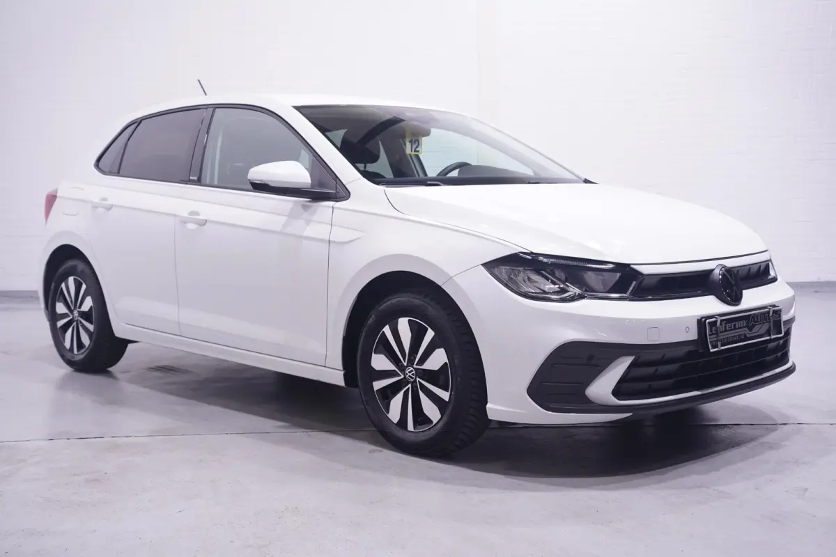 1.0 TSI Life Edition Navi Stoelverwarming Apple Carplay PDC v+a private-glas digi-cockpit cruise-controle LMV 15" DAB-ontvangst stuurbediening elektrische spiegelbediening en inklapbaar