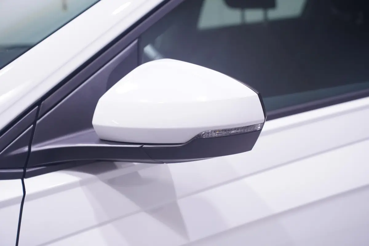 1.0 TSI Life Edition Navi Stoelverwarming Apple Carplay PDC v+a private-glas digi-cockpit cruise-controle LMV 15" DAB-ontvangst stuurbediening elektrische spiegelbediening en inklapbaar